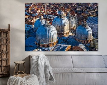 Historische Gebäude in der Altstadt von Venedig in Italien von Rico Ködder