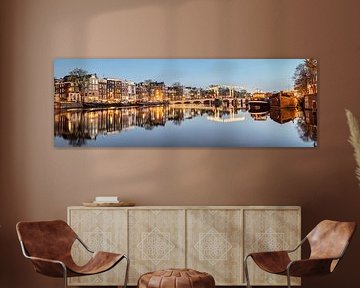 Grachtenhäuser an der Amstel in Amsterdam, Niederlande. von Frans Lemmens