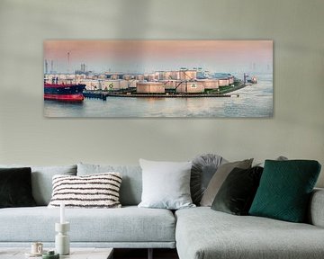 BP-Öllager im Hafen von Rotterdam, Niederlande. von Frans Lemmens
