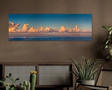 Panorama van wolken boven de Noordzee van Frans Lemmens