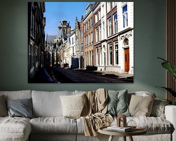 Dordrecht, rue avec une grande église sur joyce kool