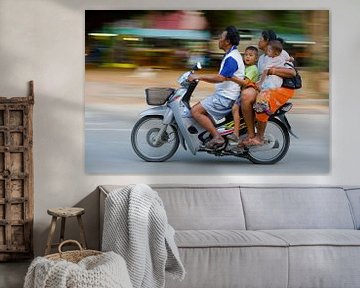Une famille thaïlandaise sur un scooter Honda