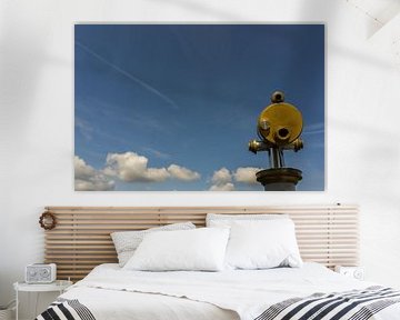 Ein Teleskop unter blauem Himmel von Andreas Marquardt