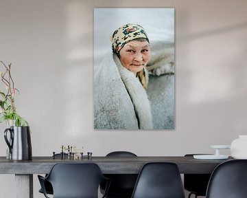 Portret van vrouw in Siberië, Rusland | portret, fotografie, reisfotografie, portretfotografie van Milene van Arendonk