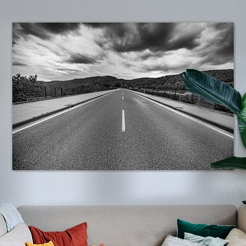 Die Straße über den Rurtalsperre. von Eus Driessen