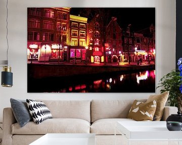 Red Light District bij nacht in Amsterdam Nederland van Eye on You