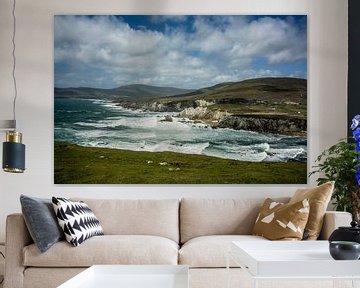 De kliffen van  Achill Island, Ierland van Bo Scheeringa Photography