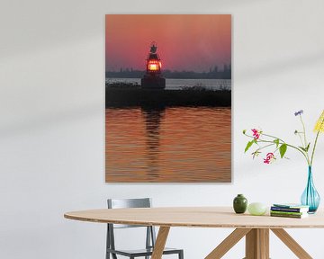 Aalsmeer lampje op het water van Gaby  van der Peijl