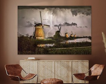 Bliksem bij de verlichte molens van Kinderdijk van Frans Lemmens