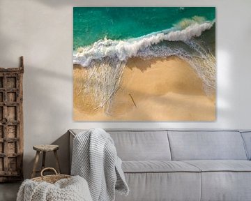 Tropische strand met mooie golven van Nick de Jonge - Skeyes