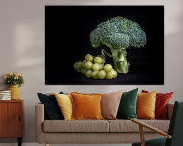 Broccoli with grapes