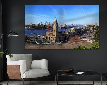 Hamburg Skyline - Landungsbrücken und Hafen