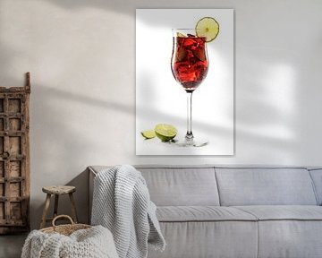 Rode drank, transparante gemengde cocktail van kersen, bessen, ijs en limoen, met of zonder alcohol, van Maren Winter