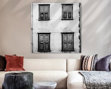 Vier Fensterläden Italien (schwarz und weiß) von Rob van der Pijll