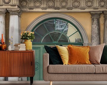 Classic door in Vienna by Elles Rijsdijk