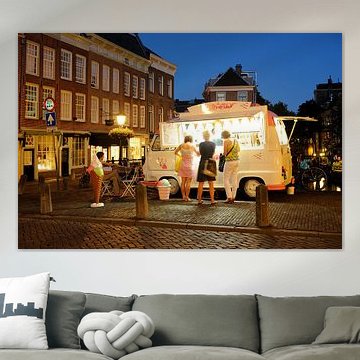 Camion de crème glacée sur le Maartensbrug à Utrecht