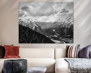 Berge hinter Banff von Graham Forrester