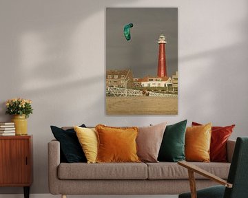 Lighthouse Scheveningen with kiteflyer by Remco Swiers