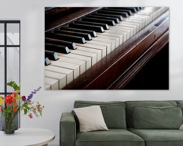 antiek houten pianoklavier, muziekconcept, geselecteerde focus en ondiepe scherptediepte van Maren Winter