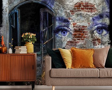 Welcome to the haunted house - the blue face