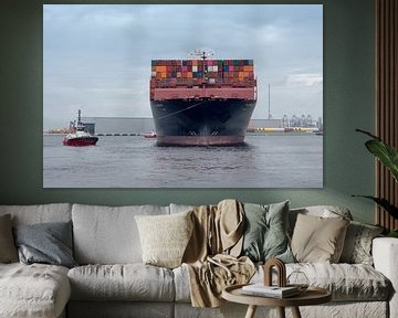 Containerschip naar Rotterdam van Karin vd Waal