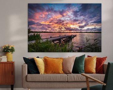 Holländischer Sonnenuntergang am See von Remco Piet