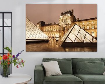 Glazen piramide in het Louvre, Parijs van Markus Lange