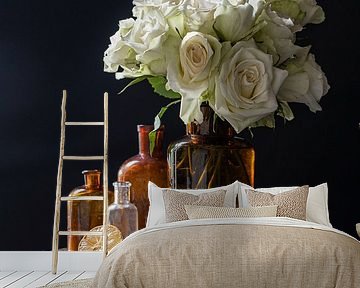 Still life with white roses and lemon by Affect Fotografie