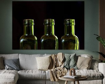 drie lege groene glazen flessen van Ulrike Leone