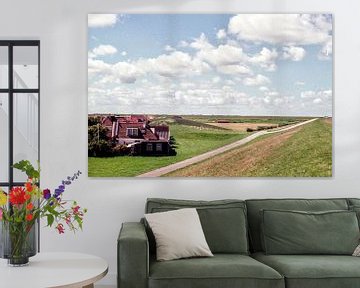 Landschap Friesland met wolkenlucht I Analaloog I Vintage kleurenprint van Floris Trapman