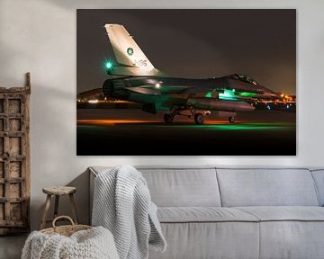 F-16 ist bereit für den Nachtflug von KC Photography