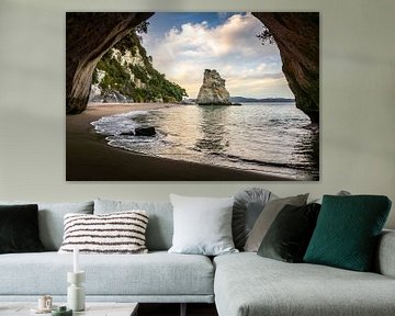 De beroemde Cathedral Cove, Coromandel peninsula, Nieuw-Zeeland van Paul van Putten