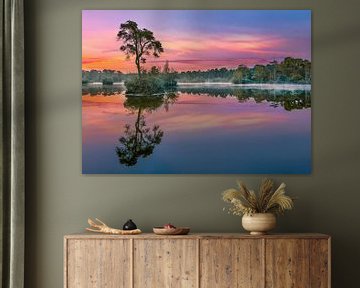 Rood en turquoise zonsopgang tot uiting in een lake_3 van Tony Vingerhoets