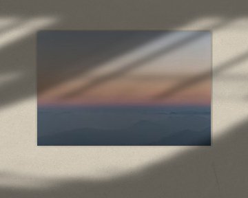 Abstrakter Sonnenaufgang mit Pastellfarben von Ellis Peeters