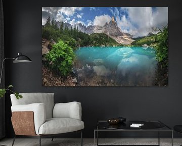 Panorama du Lago di Sorapis dans les Dolomites sur Jean Claude Castor