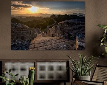 Zonsondergang op de Chineese muur van Michael Bollen