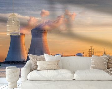 Bekijk op rivieroever met zonovergoten kernreactor Haven van Antwerpen van Tony Vingerhoets