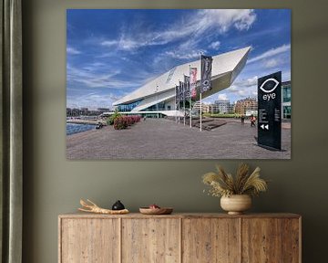 Eye Filmmuseum an einem sonnigen Tag mit einem blauen Himmel von Tony Vingerhoets