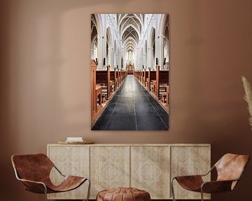 Interieur neogotische Sint Jozef kerk, Tilburg van Tony Vingerhoets