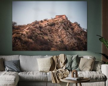 Klein huisje op de top van de heuvel | Reis fotografie van Lotte van Alderen