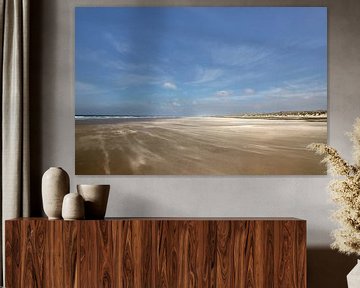 Strand met blauwe lucht op schiermonnikoog van Karijn | Fine art Natuur en Reis Fotografie