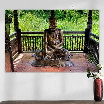 Boeddhabeeld in het Nepalese Himalaya-paviljoen Wiesent bij Regensburg