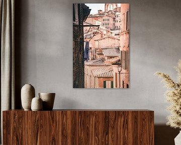 Doorkijkje stadscentrum Siena | reisfotografie print | Toscane Italië van Kimberley Jekel
