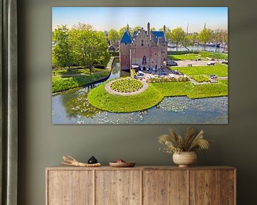 Vue aérienne du château de Radboud à Medemblik sur Eye on You