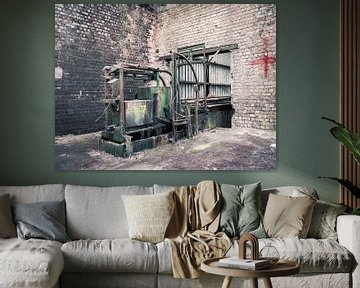 Groene Machine en Rood Kruis in verlaten Fabriekshal, België van Art By Dominic
