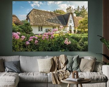 Historical thatched farm in Keitum, Sylt by Christian Müringer