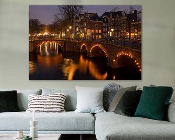 Paysage de la ville d'Amsterdam au Keizersgracht la nuit sur Eye on You