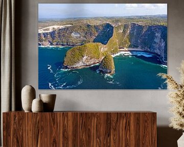 Luchtfoto van Kling King beach op Nusa Penida van Eye on You