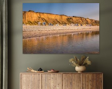 Rode klif met strandstoelen in Kampen, Sylt van Christian Müringer