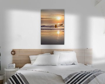 Alte Buhnen am Strand zum Sonnenuntergang, Sylt von Christian Müringer